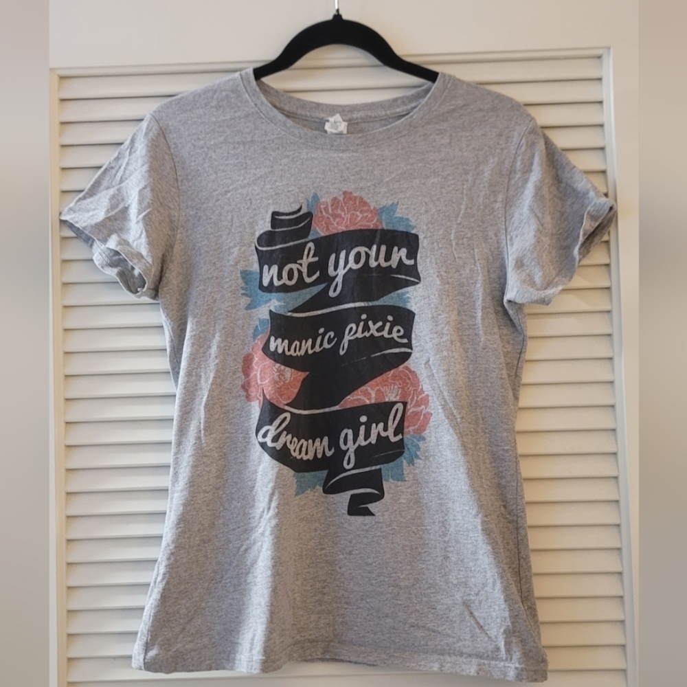 Delta - Grey Short-Sleeve Graphic T-Shirt